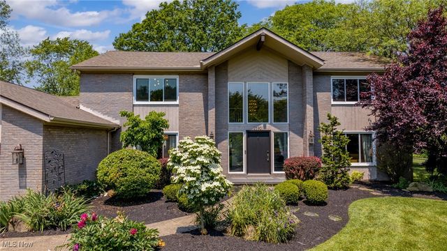 25901 Annesley Road, Beachwood, OH 44122