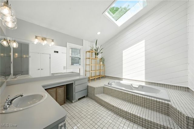 25901 Annesley Road, Beachwood, OH 44122