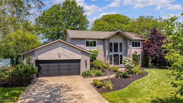 25901 Annesley Road, Beachwood, OH 44122