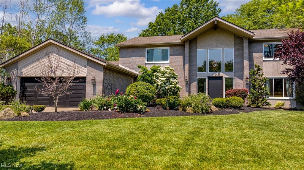 25901 Annesley Road, Beachwood, OH 44122