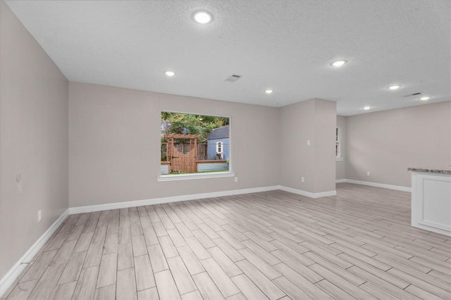 703 Barbara Street, Tomball, TX 77375