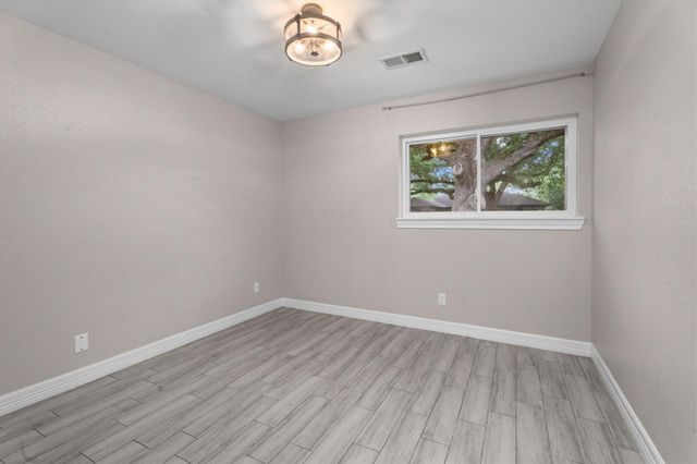 703 Barbara Street, Tomball, TX 77375