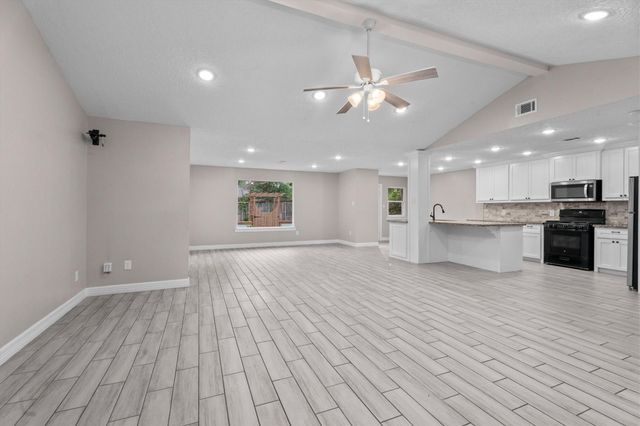 703 Barbara Street, Tomball, TX 77375