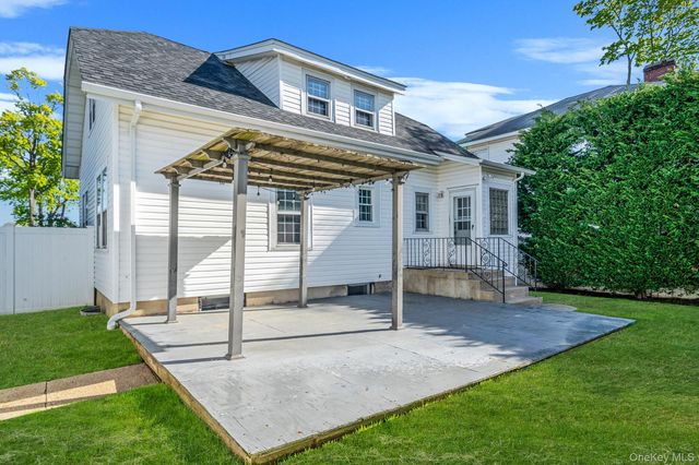 101 Oswego Street, North Bellmore, NY 11710