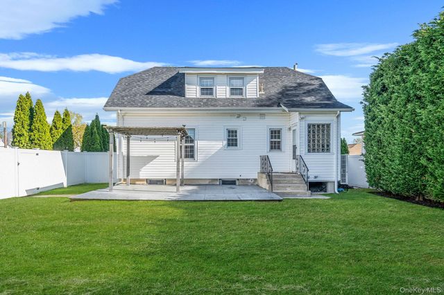 101 Oswego Street, North Bellmore, NY 11710