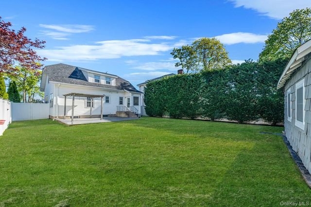 101 Oswego Street, North Bellmore, NY 11710