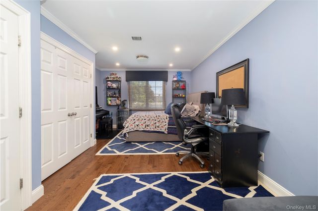71 Shepherd Street, Rockville Centre, NY 11570
