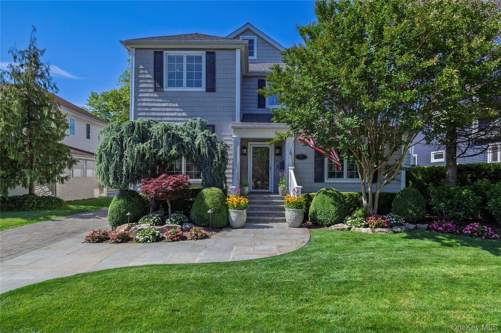 71 Shepherd Street, Rockville Centre, NY 11570