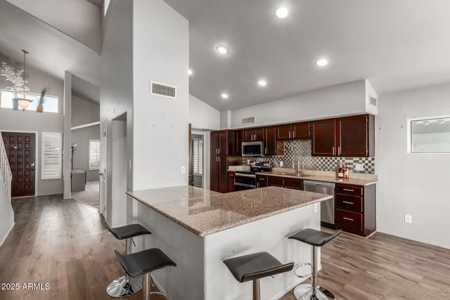 3940 W PARK VIEW Lane, Glendale, AZ 85310