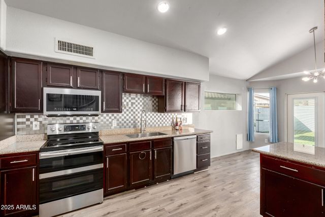 3940 W PARK VIEW Lane, Glendale, AZ 85310