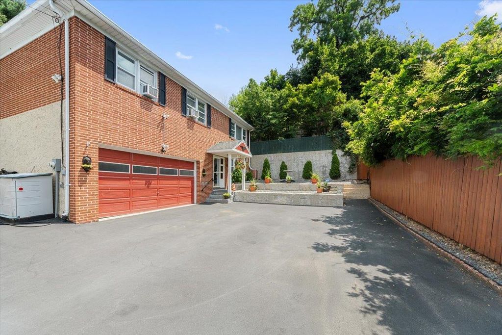 2 Greystone Terrace, Yonkers, NY 10701
