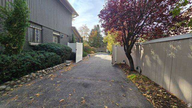 11077 S SUSAN DR, Sandy, UT 84092