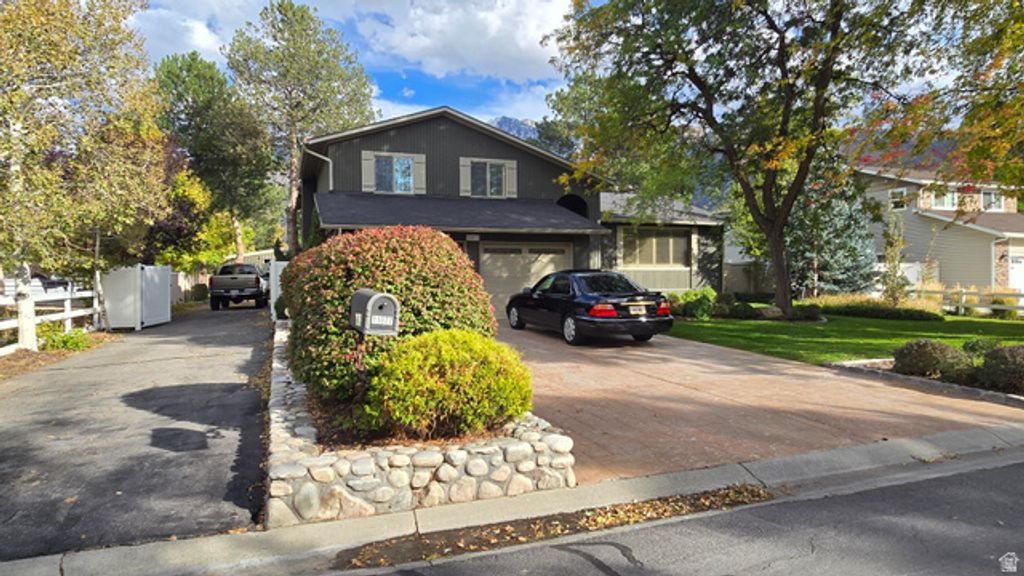 11077 S SUSAN DR, Sandy, UT 84092