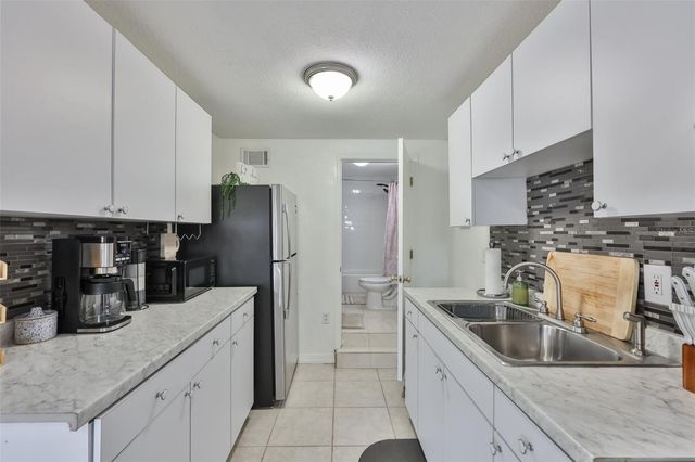 2575 S HIMES AVENUE A, Tampa, FL 33629
