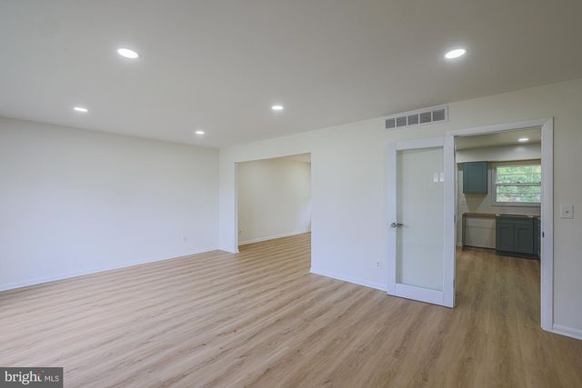 2607 SMITH AVE, Baltimore, MD 21209
