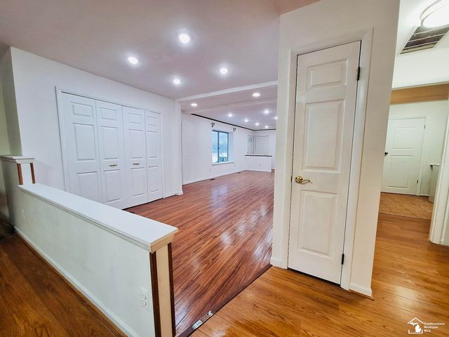 48050 Hull Road, Van Buren Twp, MI 48111