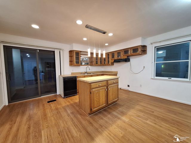 48050 Hull Road, Van Buren Twp, MI 48111