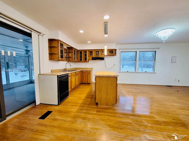 48050 Hull Road, Van Buren Twp, MI 48111