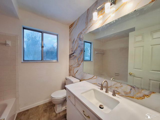 48050 Hull Road, Van Buren Twp, MI 48111