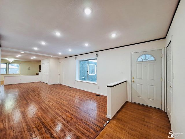 48050 Hull Road, Van Buren Twp, MI 48111