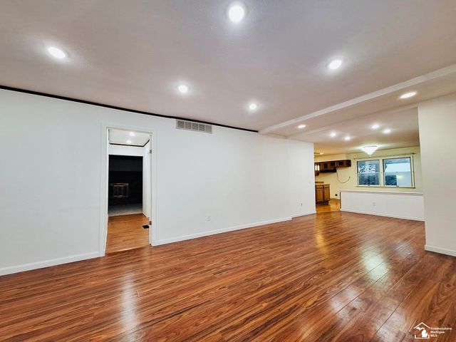 48050 Hull Road, Van Buren Twp, MI 48111