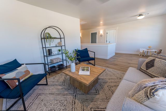 2992 NW Polarstar Avenue 23, Bend, OR 97703