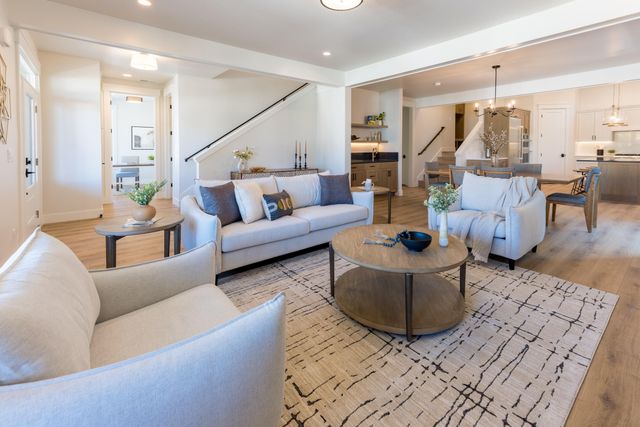 2992 NW Polarstar Avenue 23, Bend, OR 97703