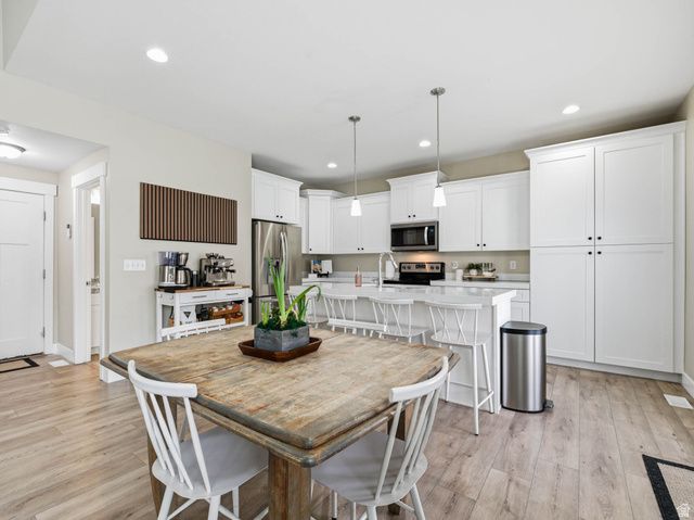 6654 S WALLSBURG DR, Taylorsville, UT 84123