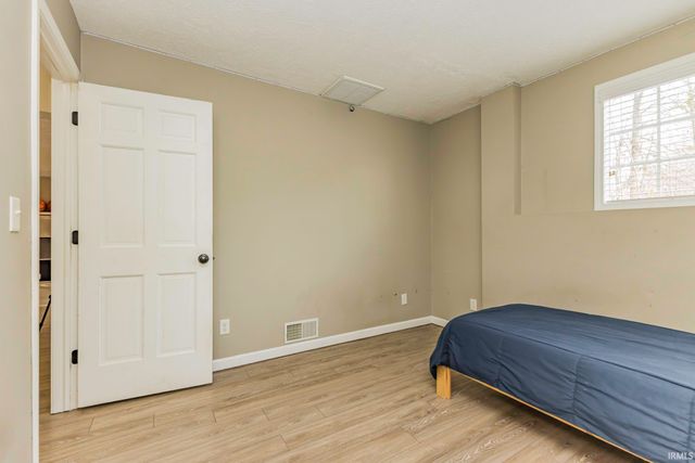 3802 N Lakeside Drive, Muncie, IN 47304