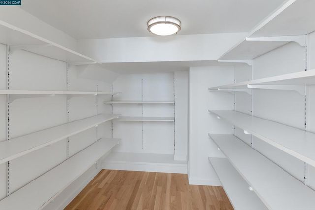 6841 Estates Dr, Oakland, CA 94611