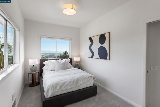 6841 Estates Dr, Oakland, CA 94611