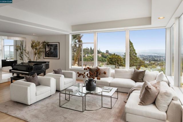 6841 Estates Dr, Oakland, CA 94611