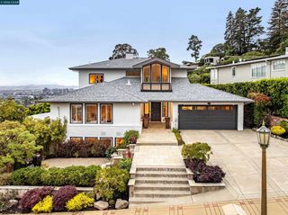 6841 Estates Dr, Oakland, CA 94611