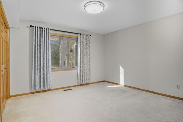 1136 County Road C2 W, Roseville, MN 55113