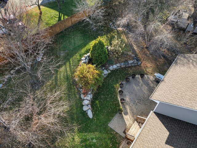 1136 County Road C2 W, Roseville, MN 55113