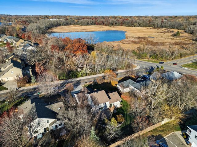 1136 County Road C2 W, Roseville, MN 55113