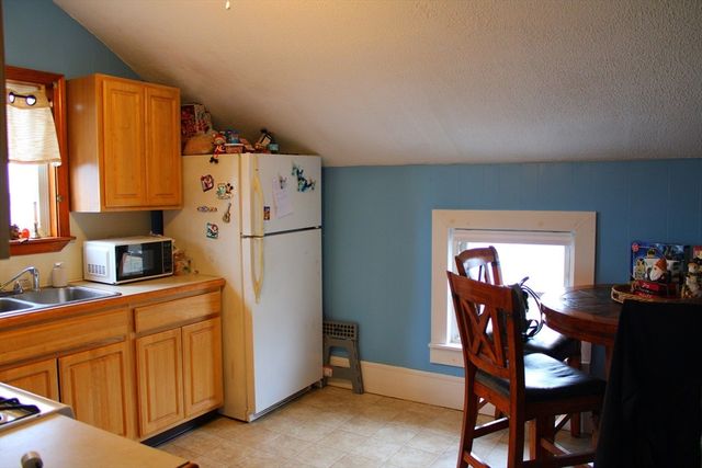 186 Spencer St, Fall River, MA 02721