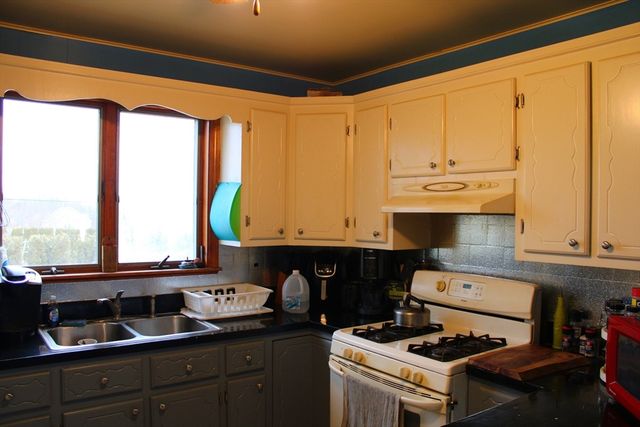 186 Spencer St, Fall River, MA 02721