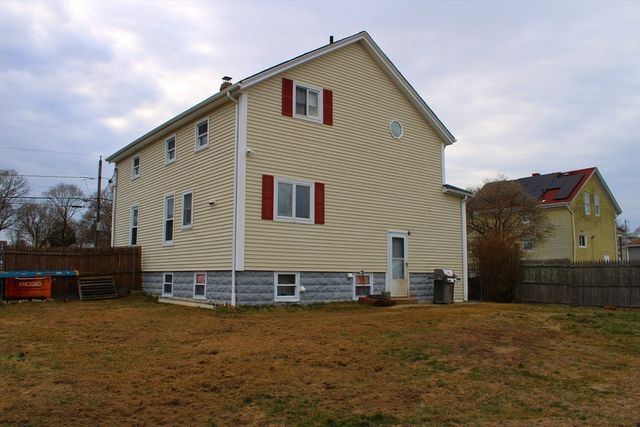 186 Spencer St, Fall River, MA 02721