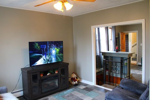 186 Spencer St, Fall River, MA 02721