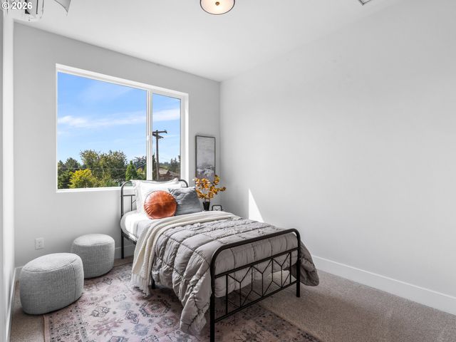 7572 Sw 31st Ave, Portland, OR 97219