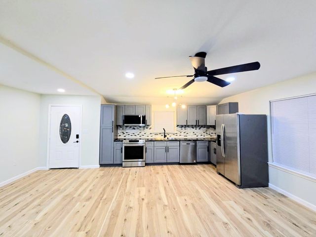 401 Trichelle Street, Pasadena, TX 77506