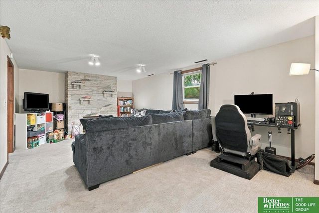 18109 Coit Road, Council Bluffs, IA 51503