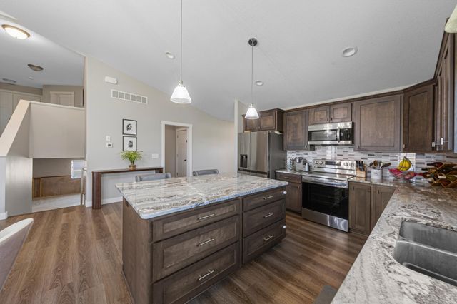 10 Sunset Court, North Mankato, MN 56003