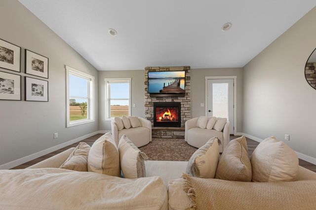 10 Sunset Court, North Mankato, MN 56003