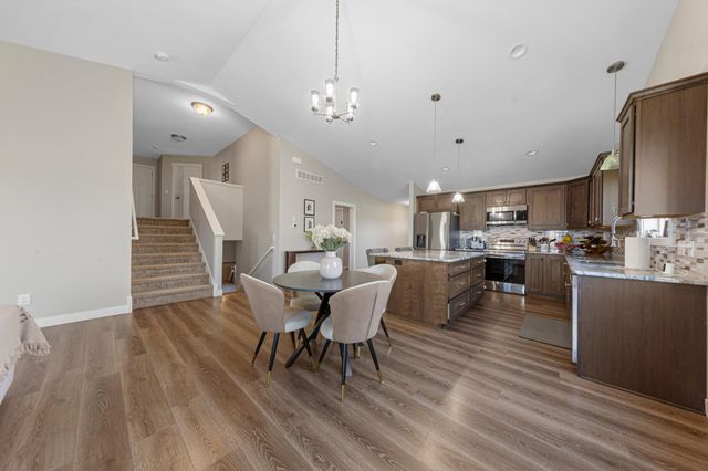 10 Sunset Court, North Mankato, MN 56003