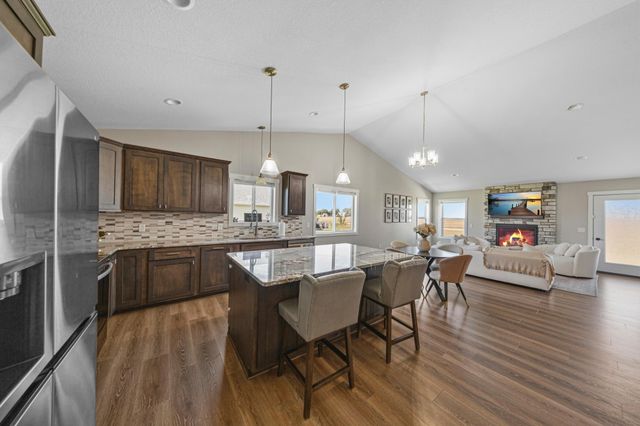 10 Sunset Court, North Mankato, MN 56003