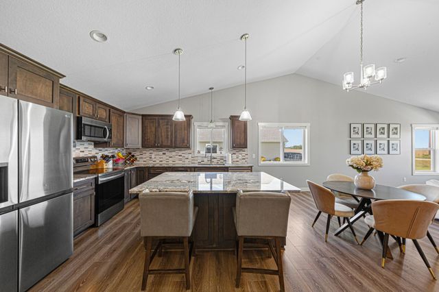 10 Sunset Court, North Mankato, MN 56003