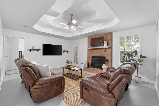 193 Villacrest Drive, Crestview, FL 32536
