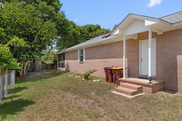 193 Villacrest Drive, Crestview, FL 32536